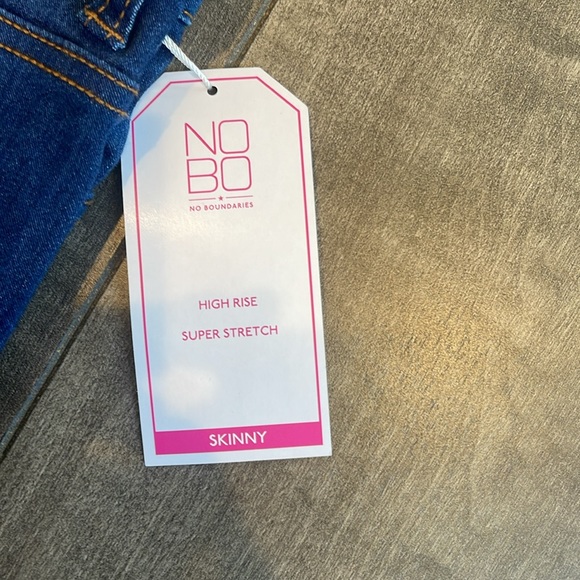 NWT HIGH RISE SKINNY STRETCH JEANS - Picture 2 of 5